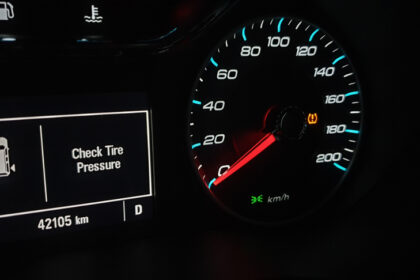 Bezpečnejšia jazda: Všetko o snímačoch tlaku pneumatík